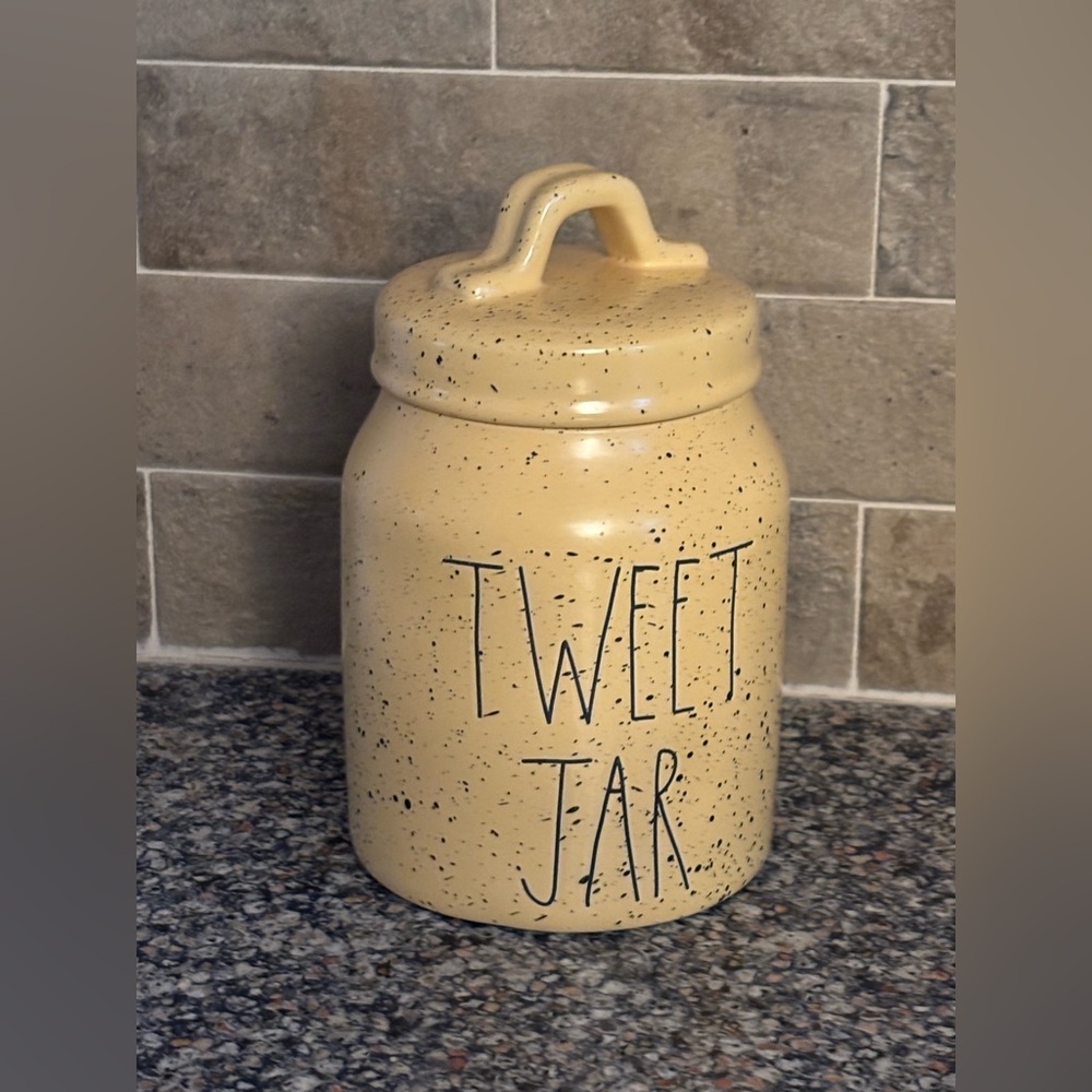 🆕 Rae Dunn Speckled Yellow TWEET JAR